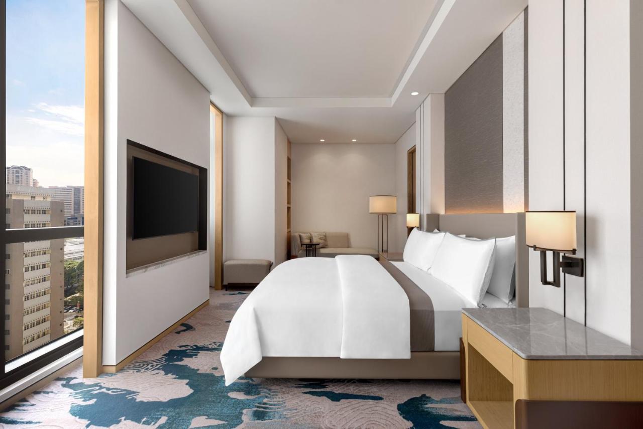 Отель The Westin Manila Pasig City Экстерьер фото