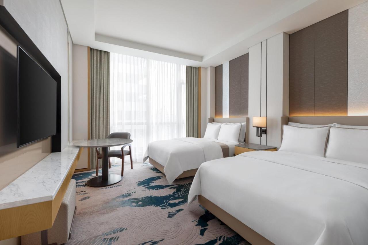 Отель The Westin Manila Pasig City Экстерьер фото