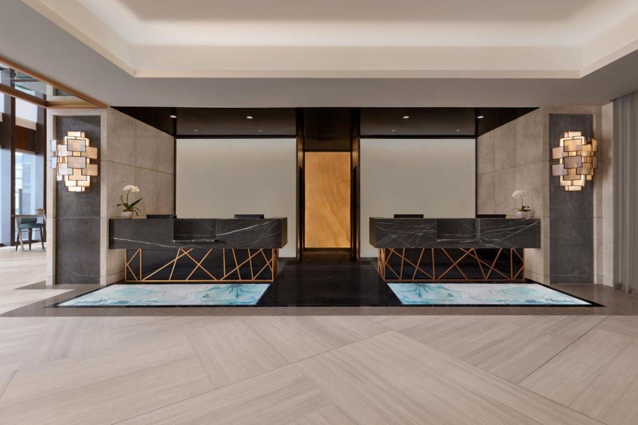 Отель The Westin Manila Pasig City Экстерьер фото