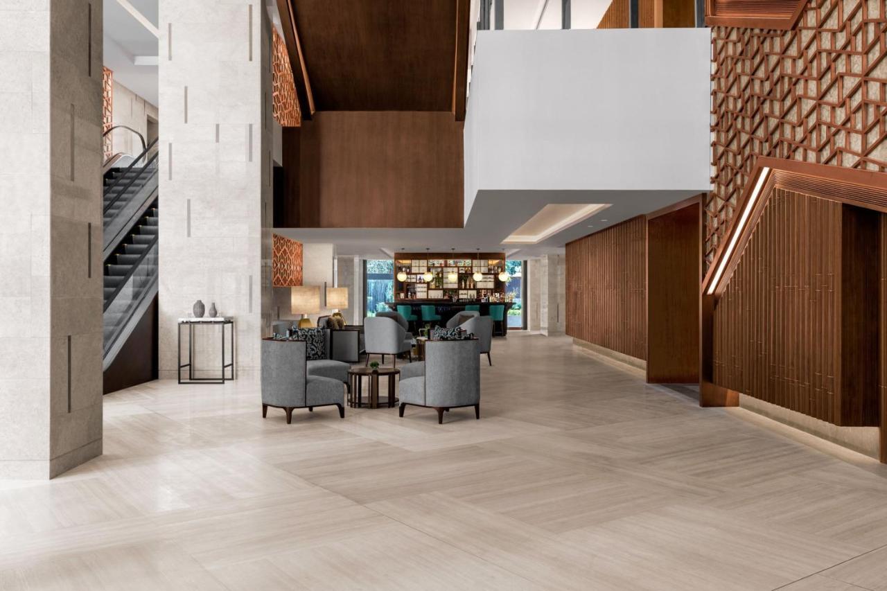 Отель The Westin Manila Pasig City Экстерьер фото