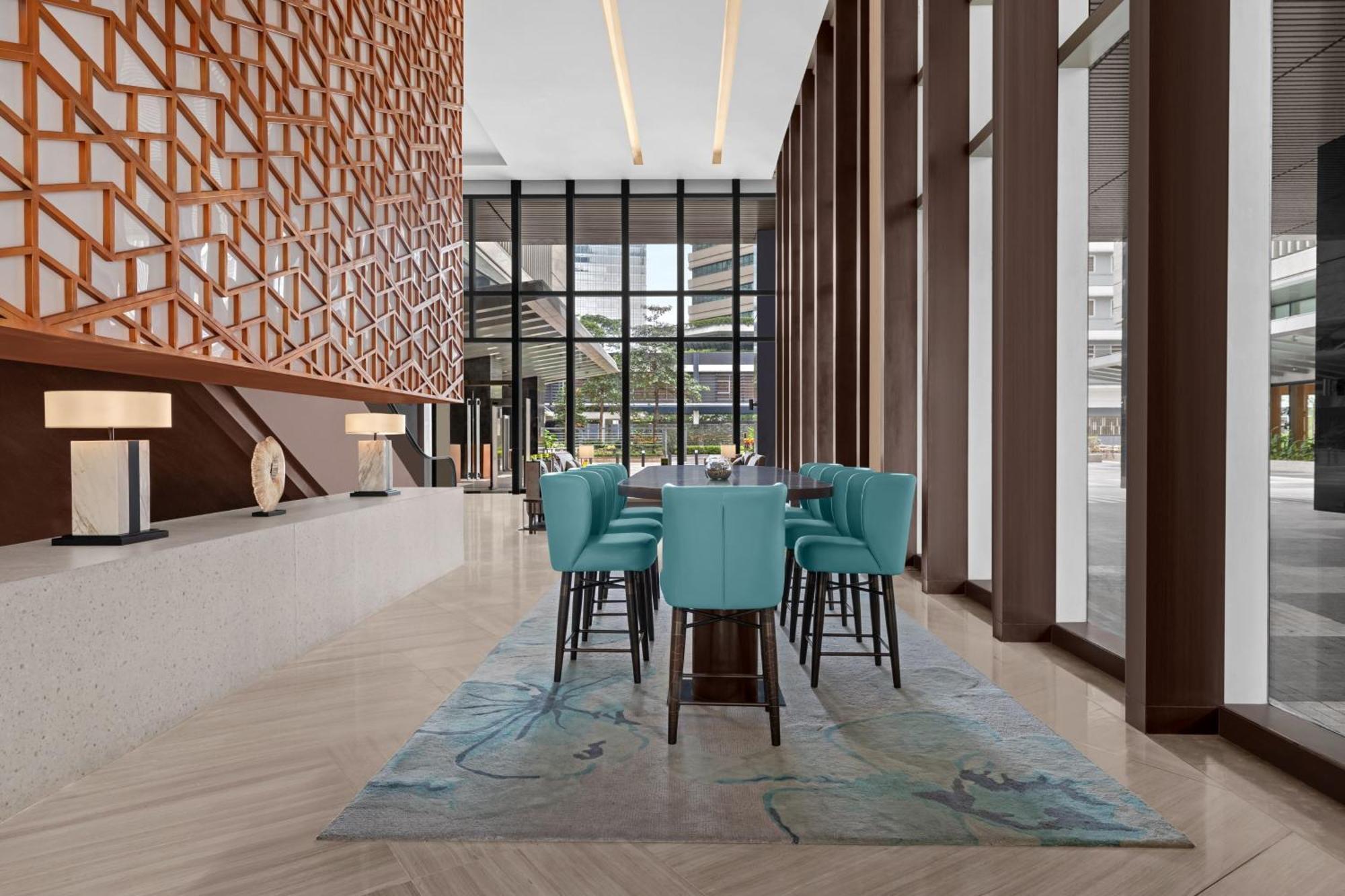 Отель The Westin Manila Pasig City Экстерьер фото
